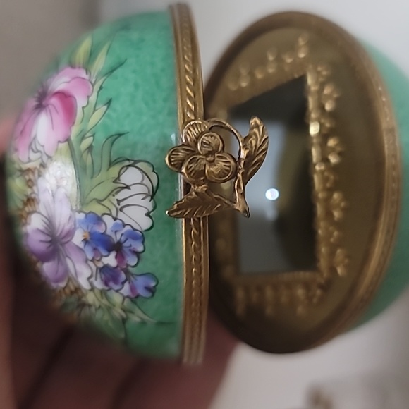 L.MOGE FRANCE VINTAGE UNIQUE W/3 MINIATURES PERFUMES BOTTLE PERFECT CONDITION !! - Picture 12 of 14